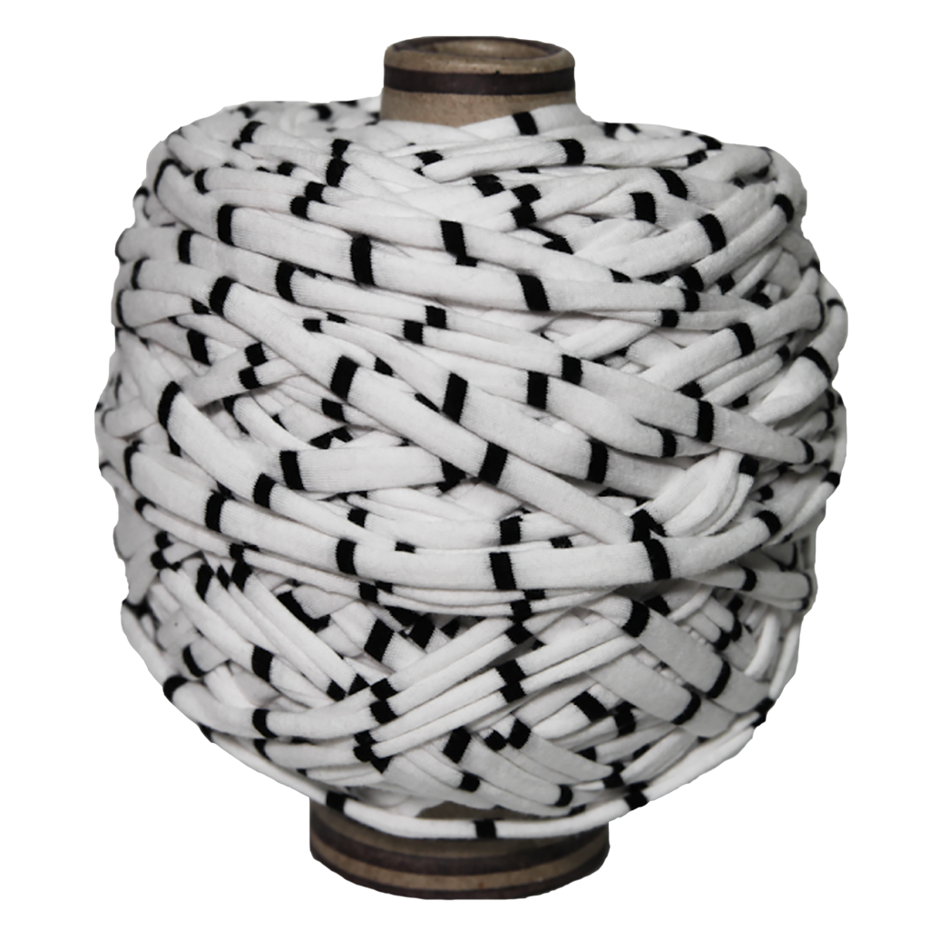 Трикотажная пряжа вторичного производства, 500 гр., цвет "Белый в чёрные полоски"