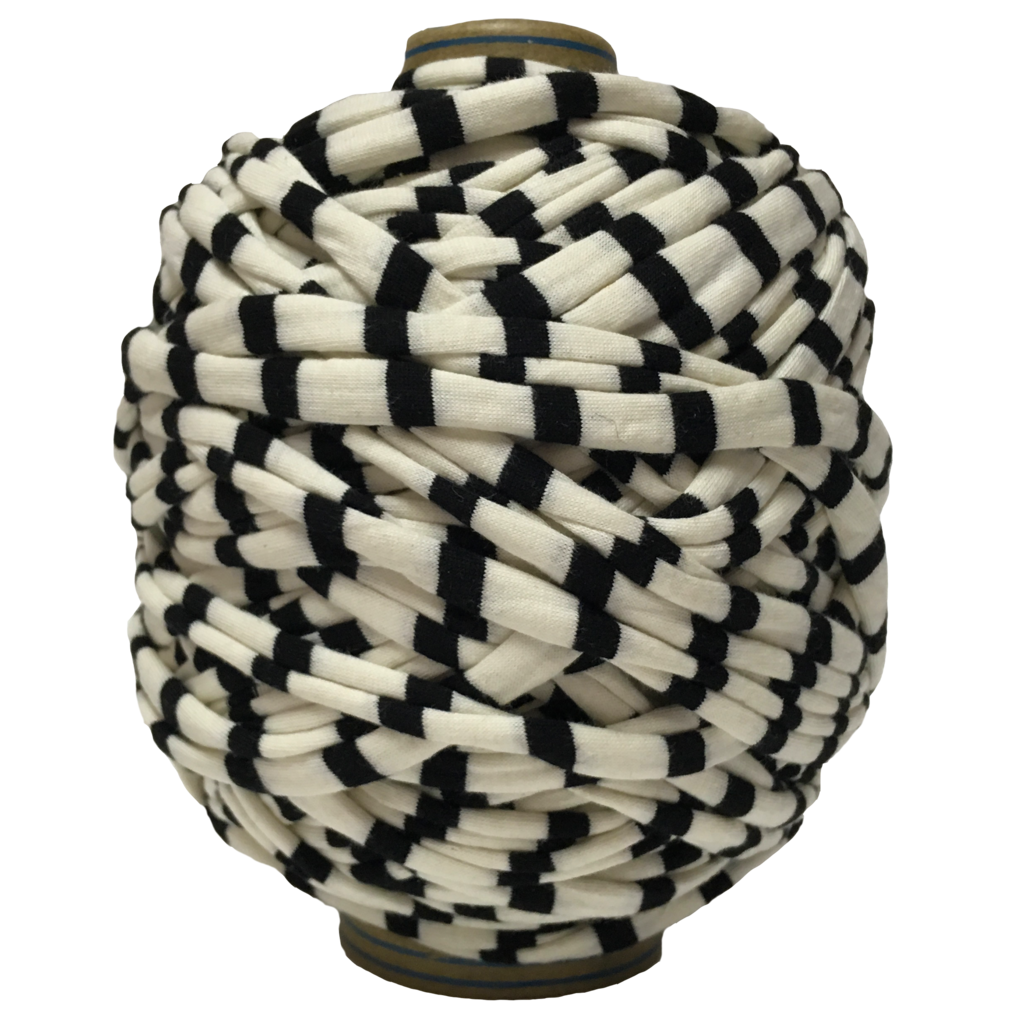 Трикотажная пряжа вторичного производства, 500 гр., цвет "Молочный в чёрную полоску"