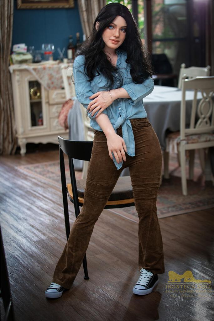 Реалистичная силиконовая / ТПЕ секс кукла  irontech doll 152 см - Ivy