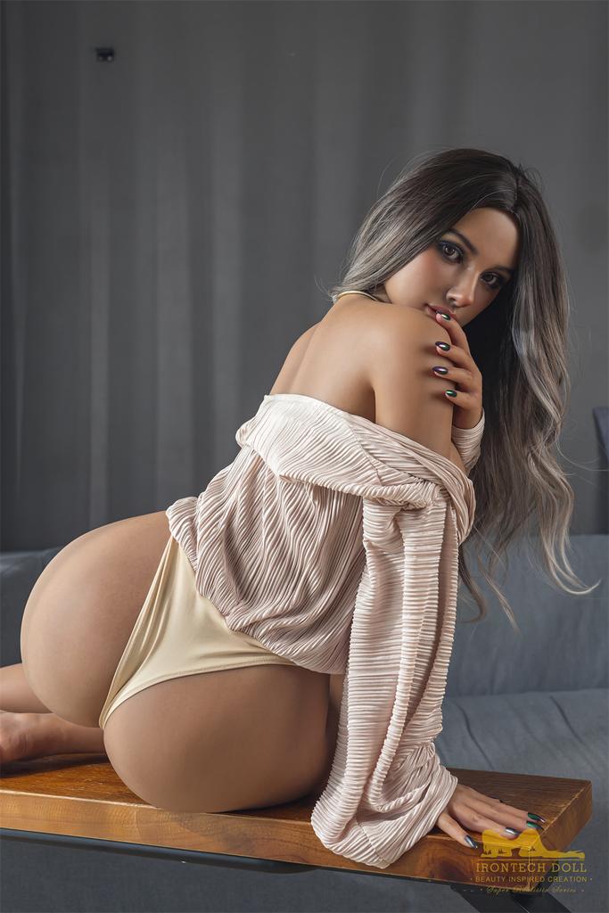 Реалистичная силиконовая / ТПЕ секс кукла  irontech doll 164 см - Linda