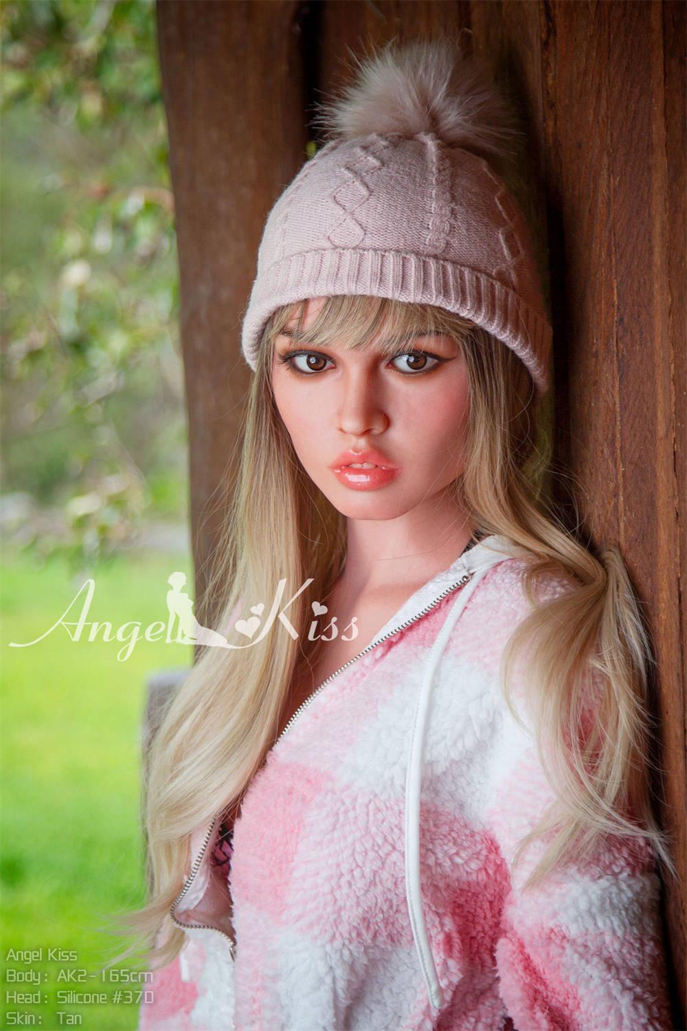 Реалистичная силиконовая / ТПЕ секс кукла  Angel kiss doll 165 см - Irma