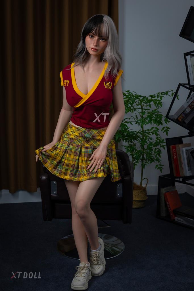 Реалистичная силиконовая / ТПЕ секс кукла  XT doll 165 см - Julie