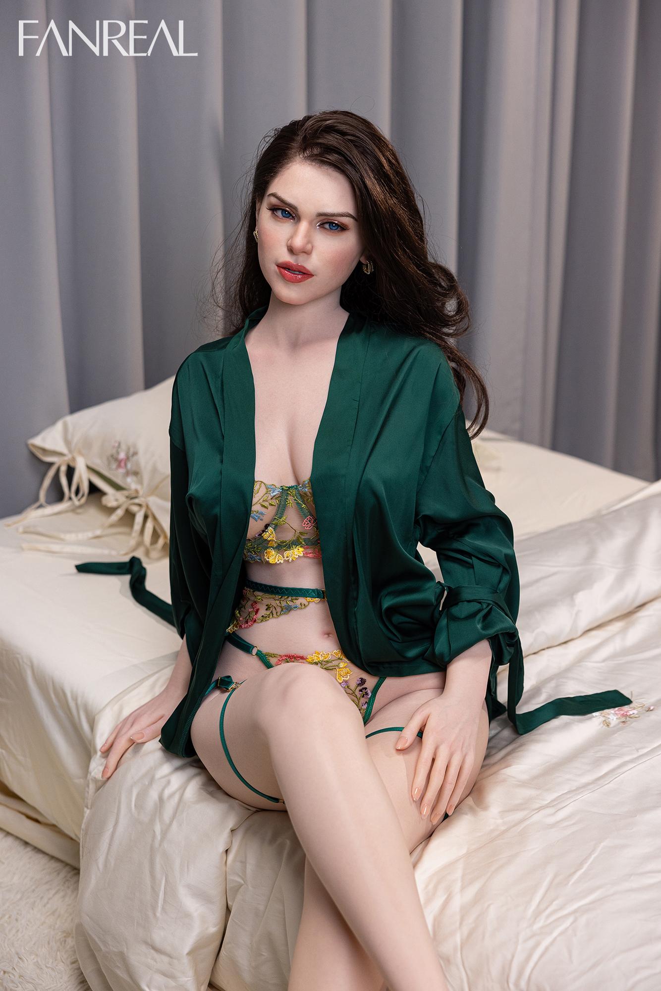 Реалистичная силиконовая секс кукла Fanreal doll 155 см - Gina