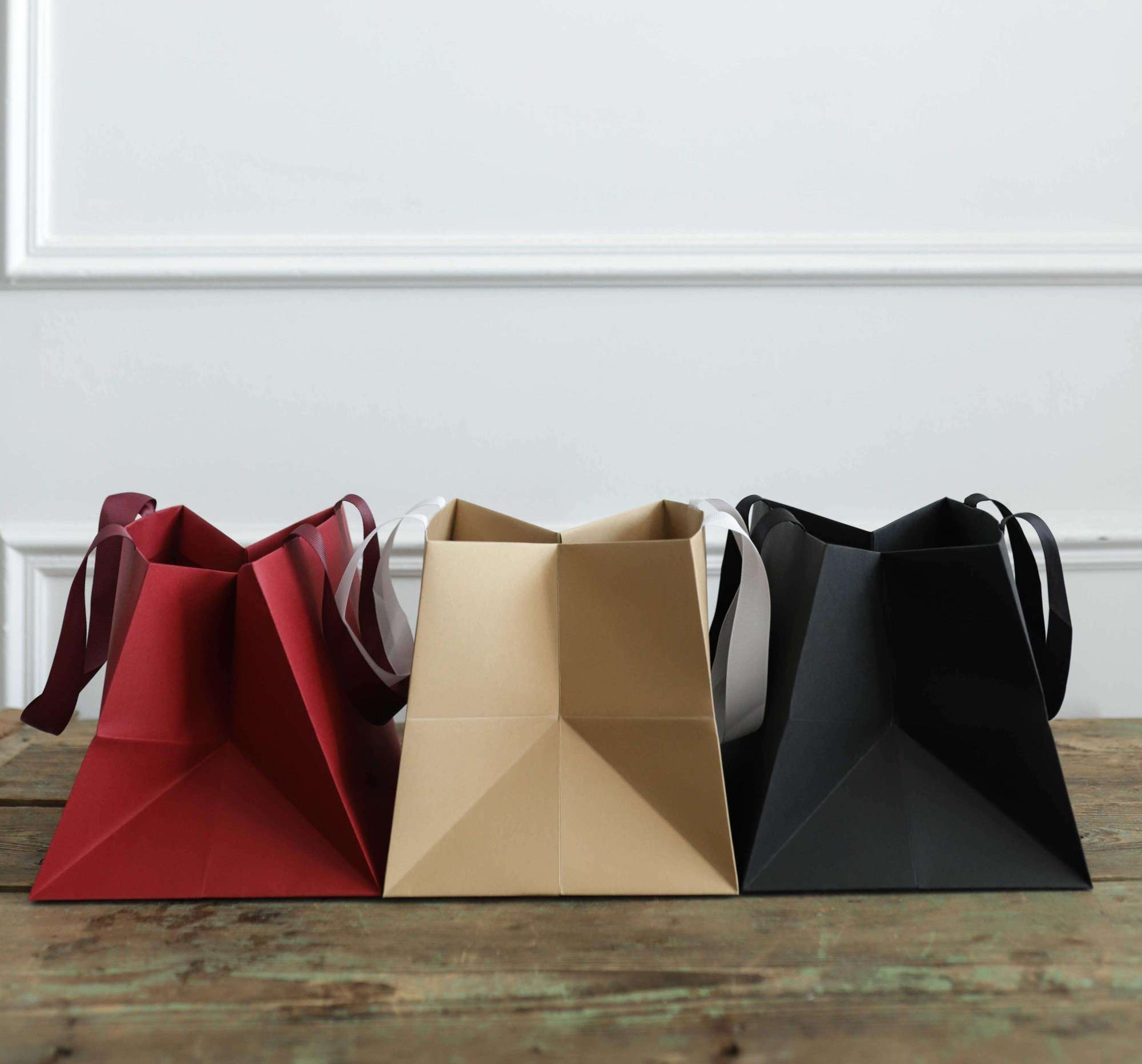 Пакет однотонный квадрат 30x30x30