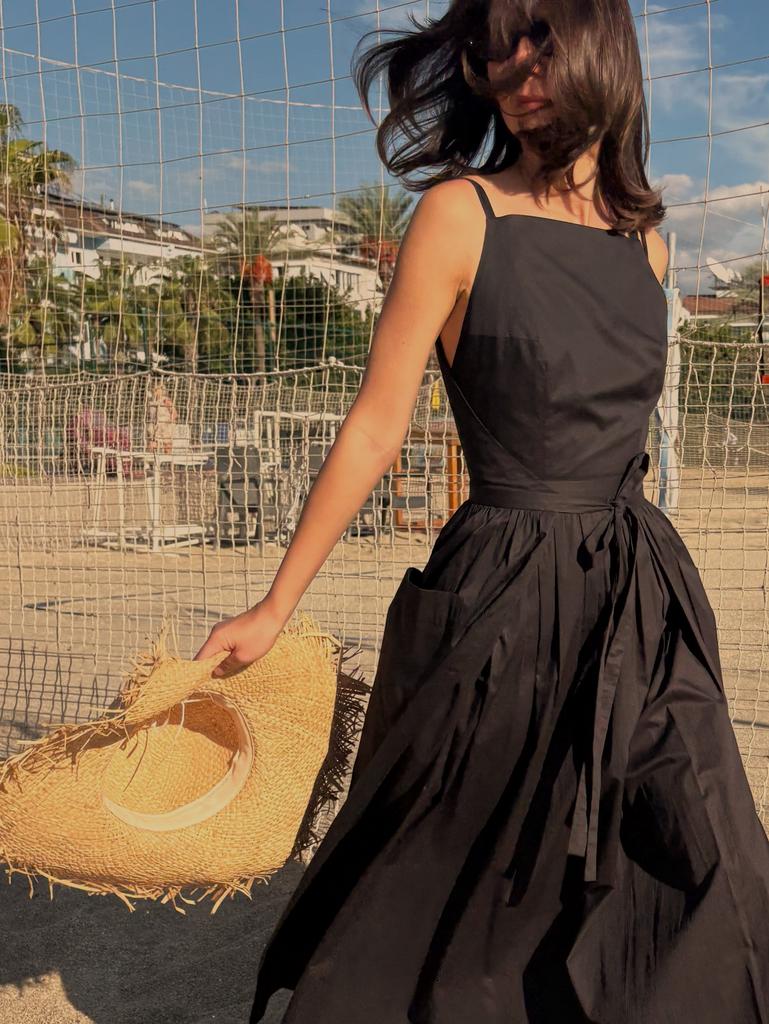 Черное платье-сарафан без бокового шва