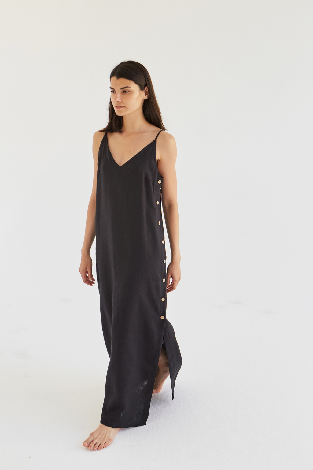 ЧЕРНОЕ ПЛАТЬЕ С БОКОВЫМ РАЗРЕЗОМ AYA