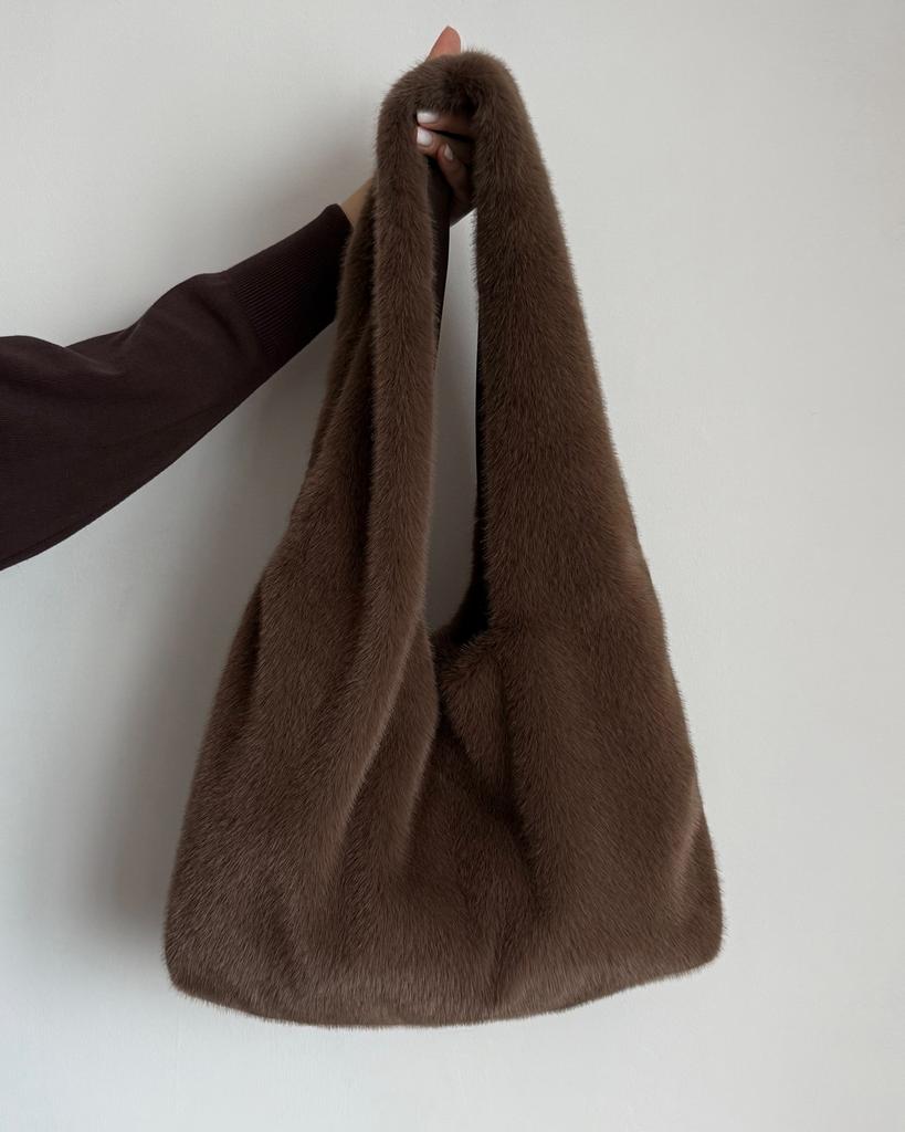 МЕХОВАЯ СУМКА ИЗ ЭКО НОРКИ MILK CHOCOLATE