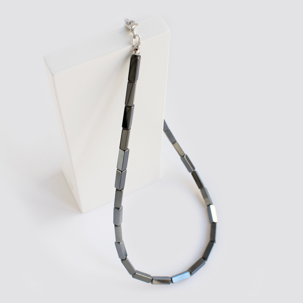 бусы из гематита