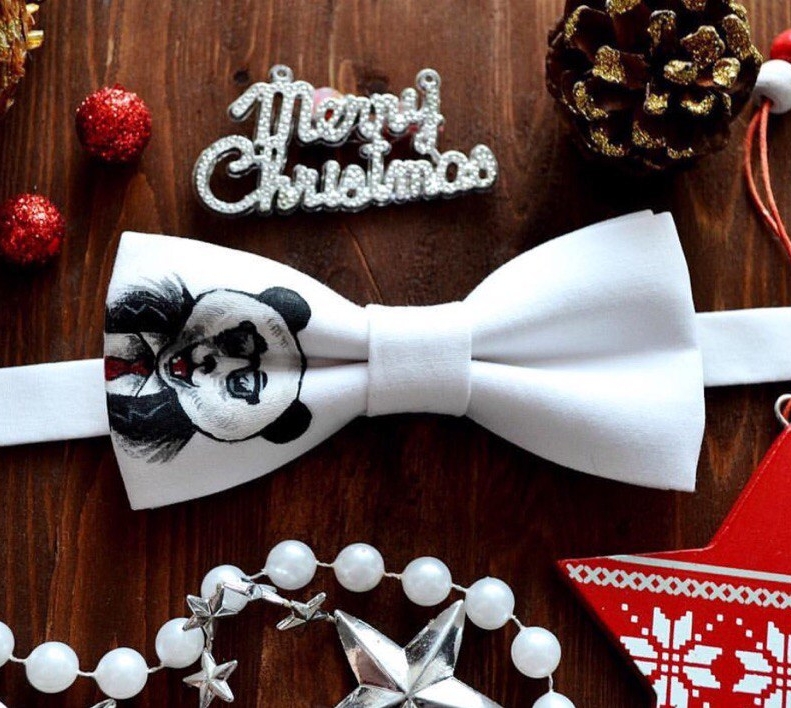 Панда с галстуком