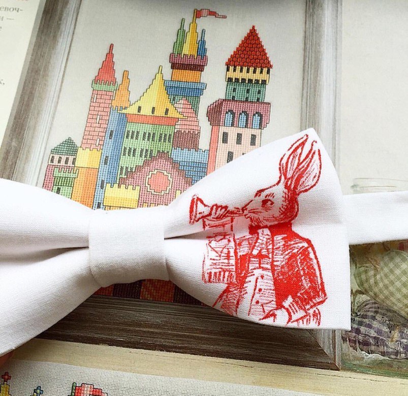 Сказочный кролик. Красный