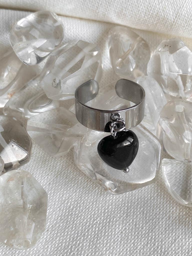 Кольцо с сердцем из оникса