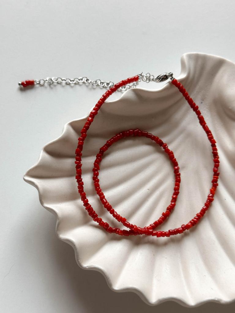 Чокер из коралла