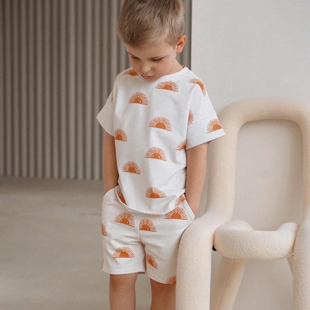 Шорты-бермуды из футера "Солнце"