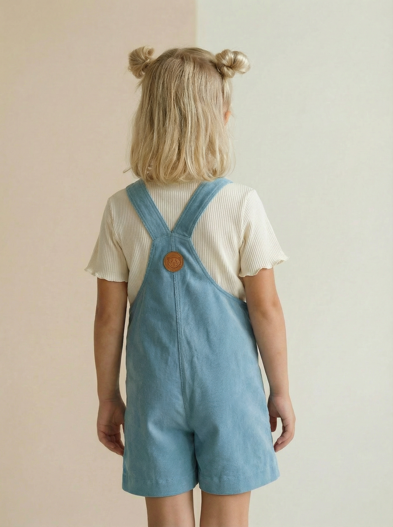 Джинсовый комбинезон с карманами