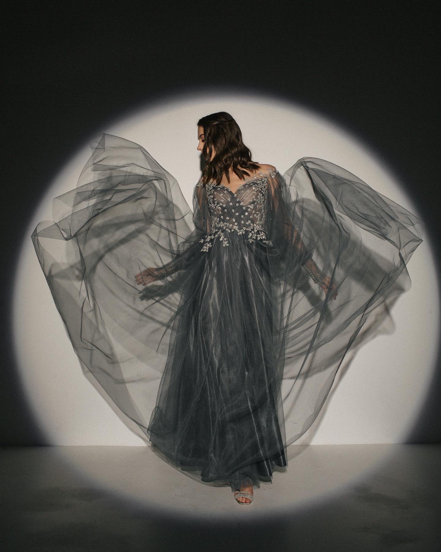 Выпускное пластье SAVI в глубоком серо-зелёном