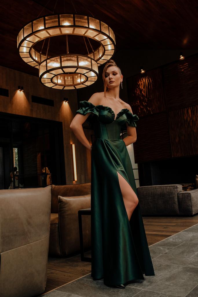 Вечернее платье ERACLEA  длинное цвет изумруд