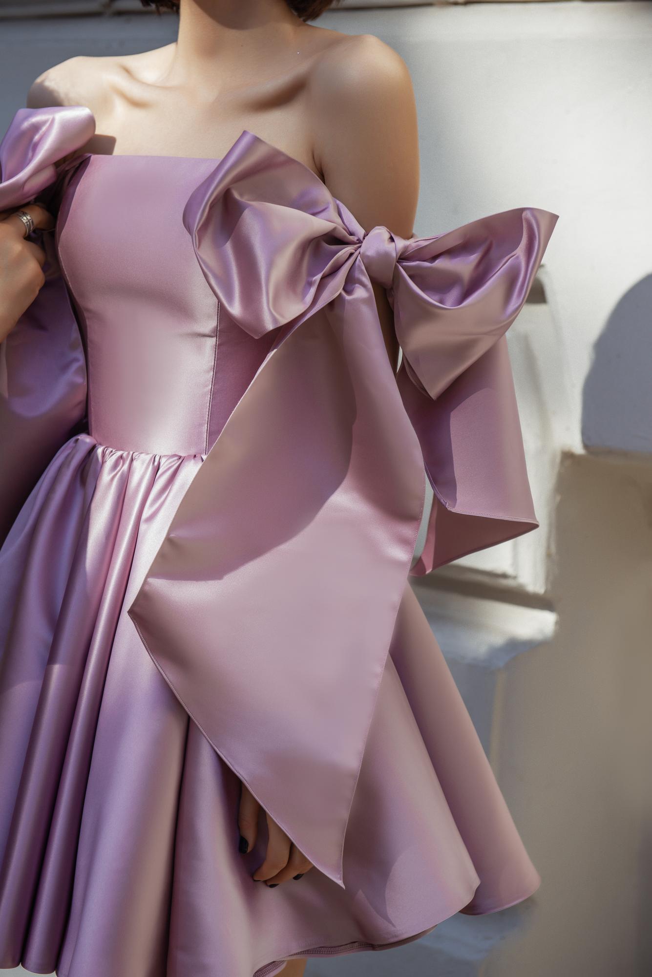 Вечернее платье TORI короткое цвет лавандовая трава