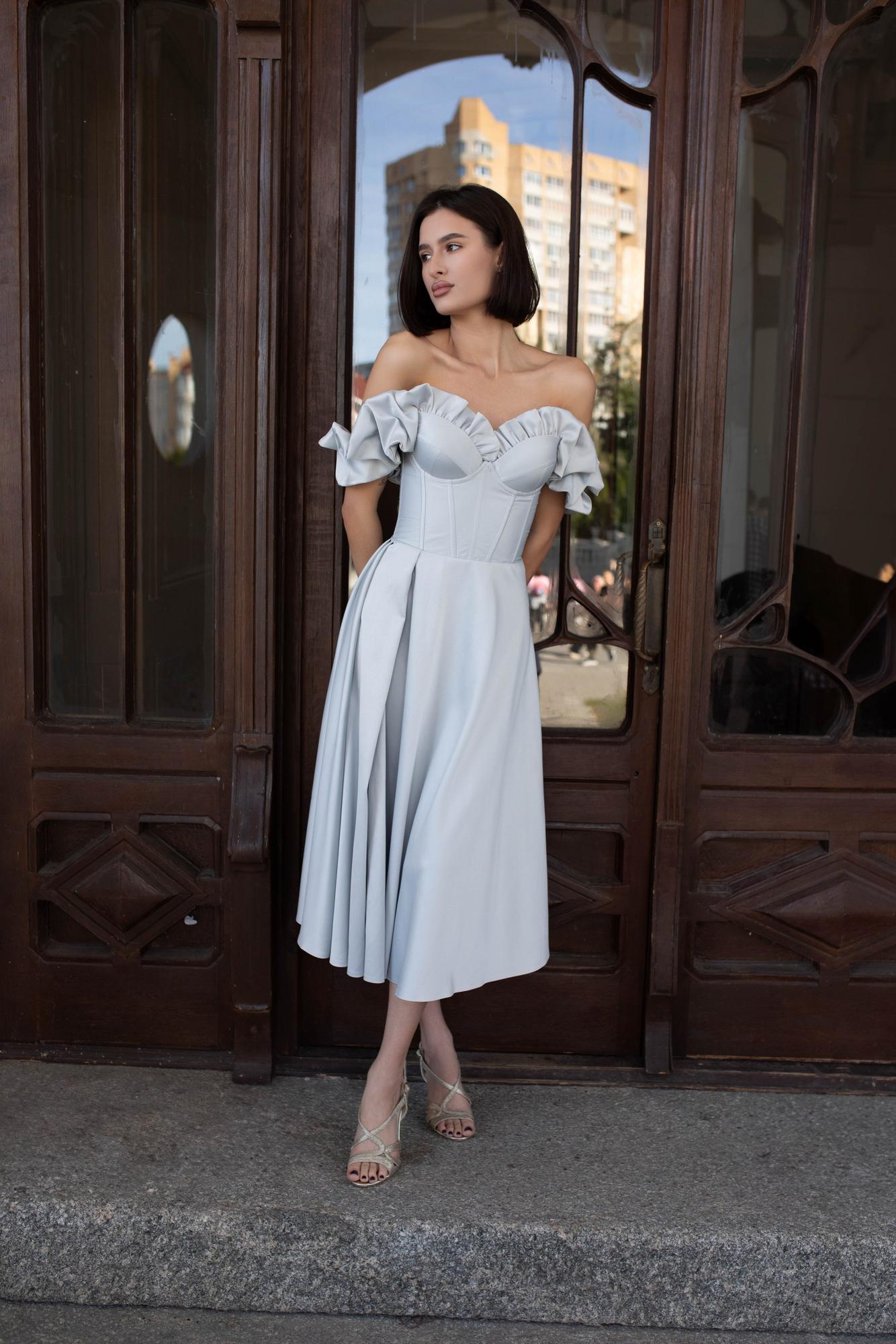 Атласное платье ERACLEA  в сером цвете