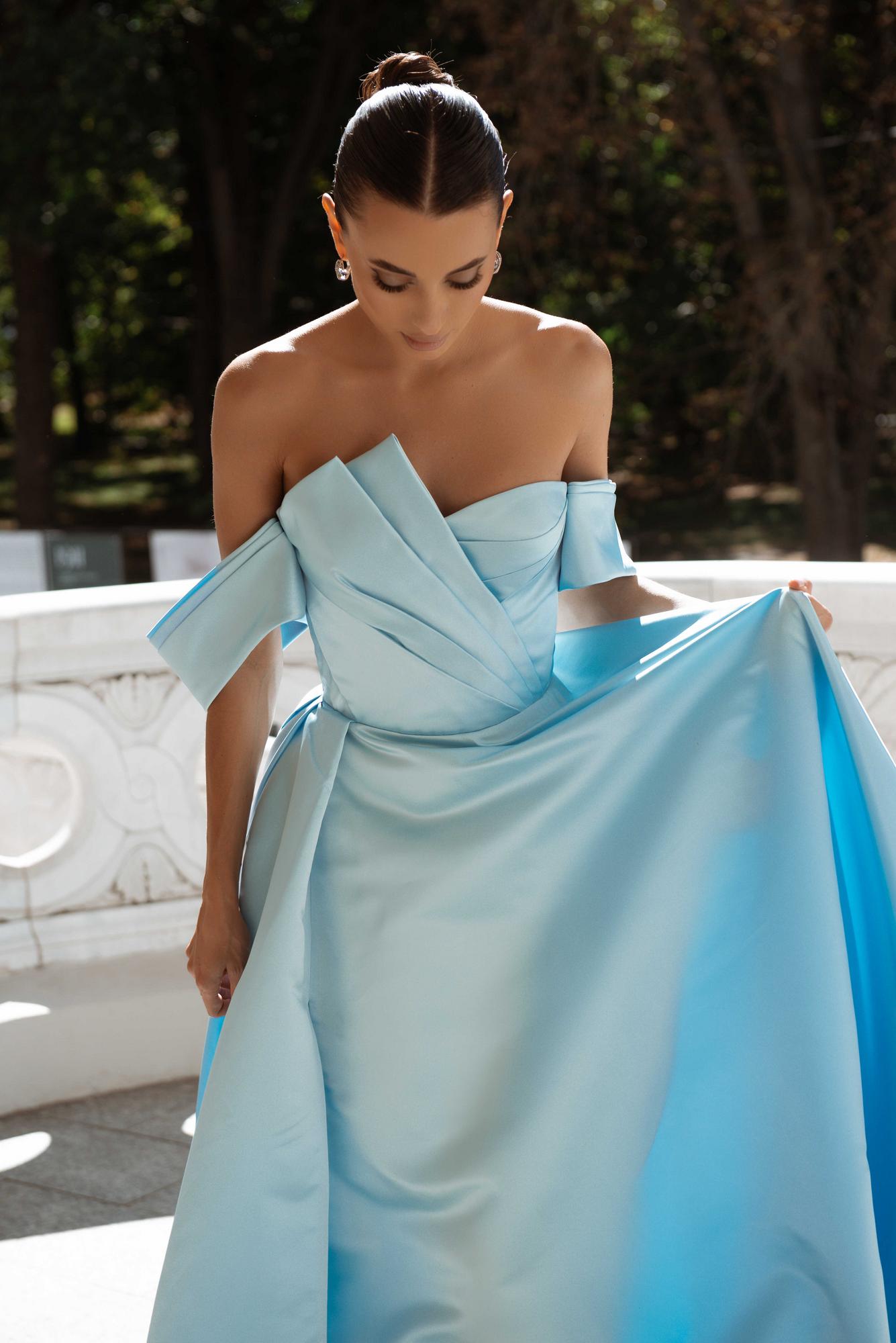 Вечернее платье ELLIA  длинное в дюпоне охлаждающий спрей