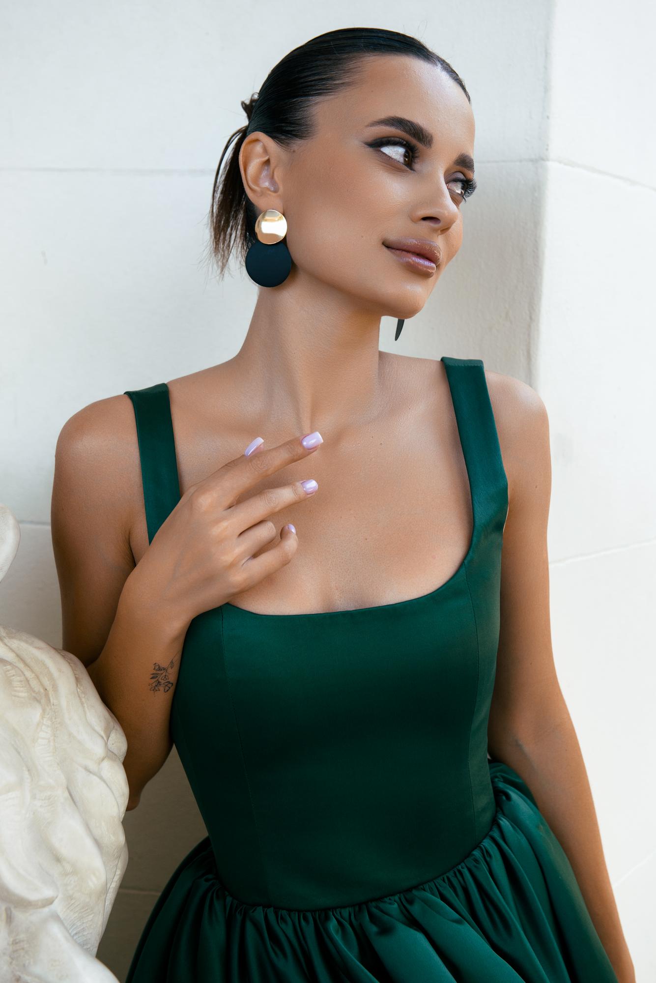 Коктейльное платье STAR  короткое в изумрудном