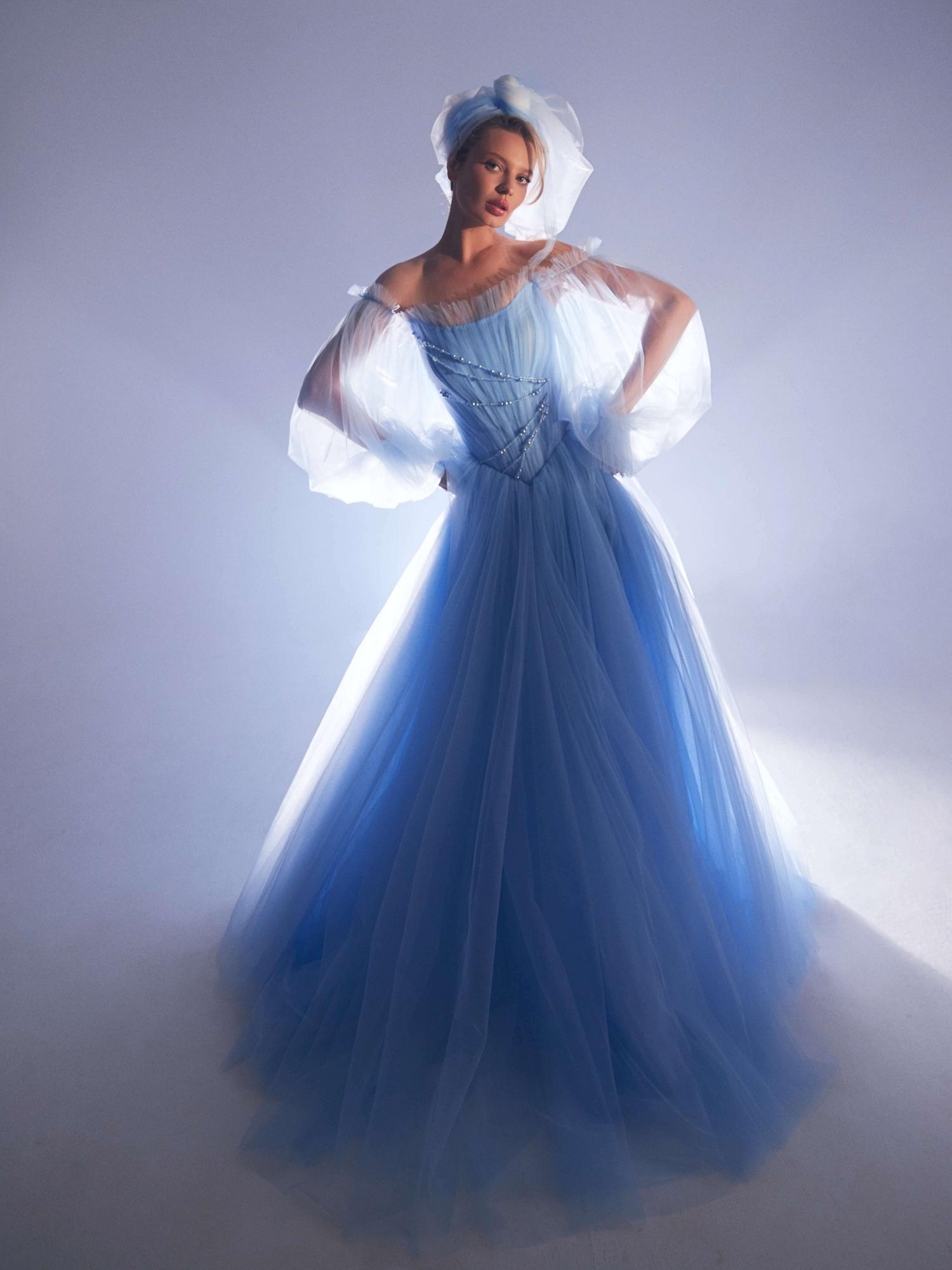 Вечернее пышное платье LAVEY  в голубом оттенке