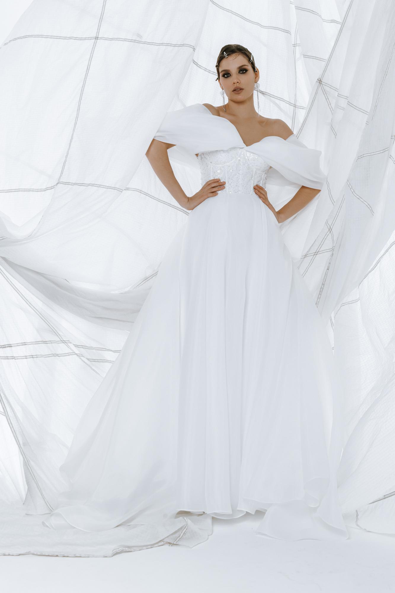 Свадебное платье ALISSIY длинное с  бисерным кружевом молоко