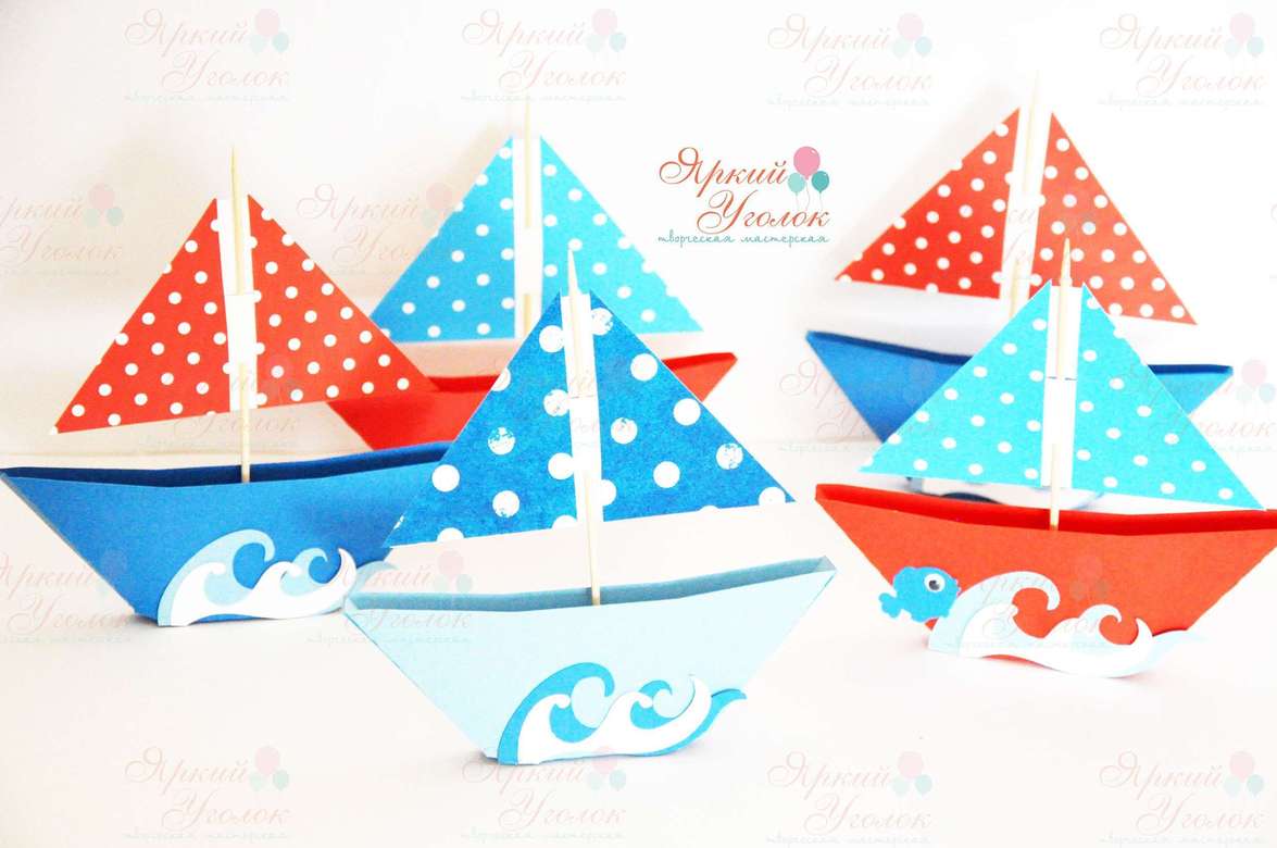 Бонбоньерка в форме корабликов с декором