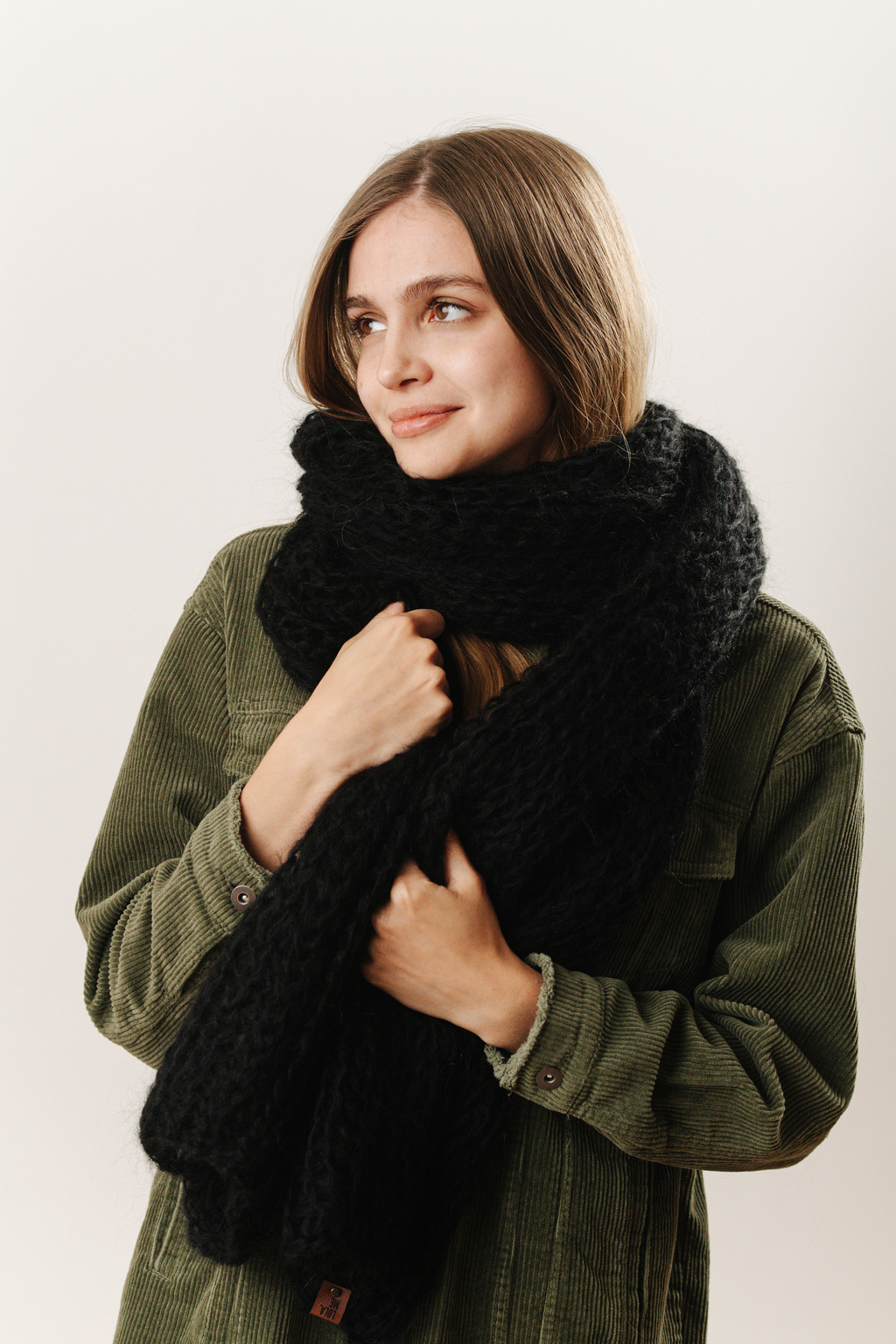 Шарф 1 нить черный