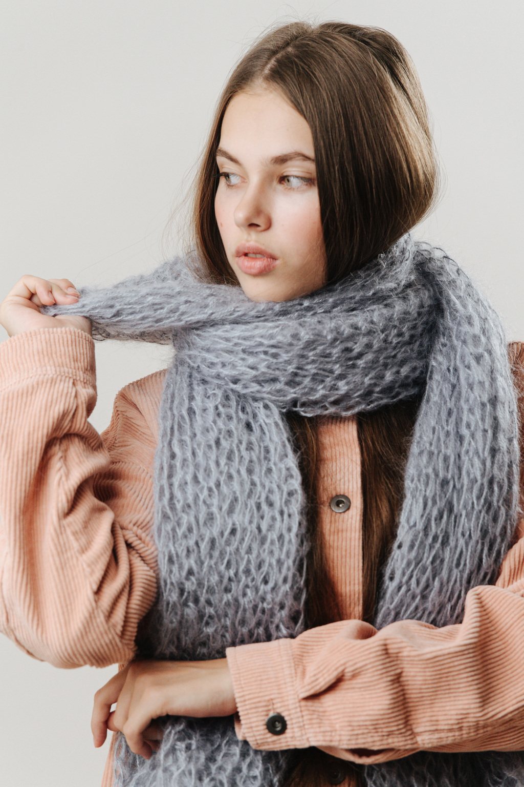 Шарф 1 нить серебристый