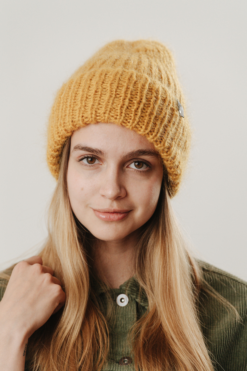 Simple hat горчичный