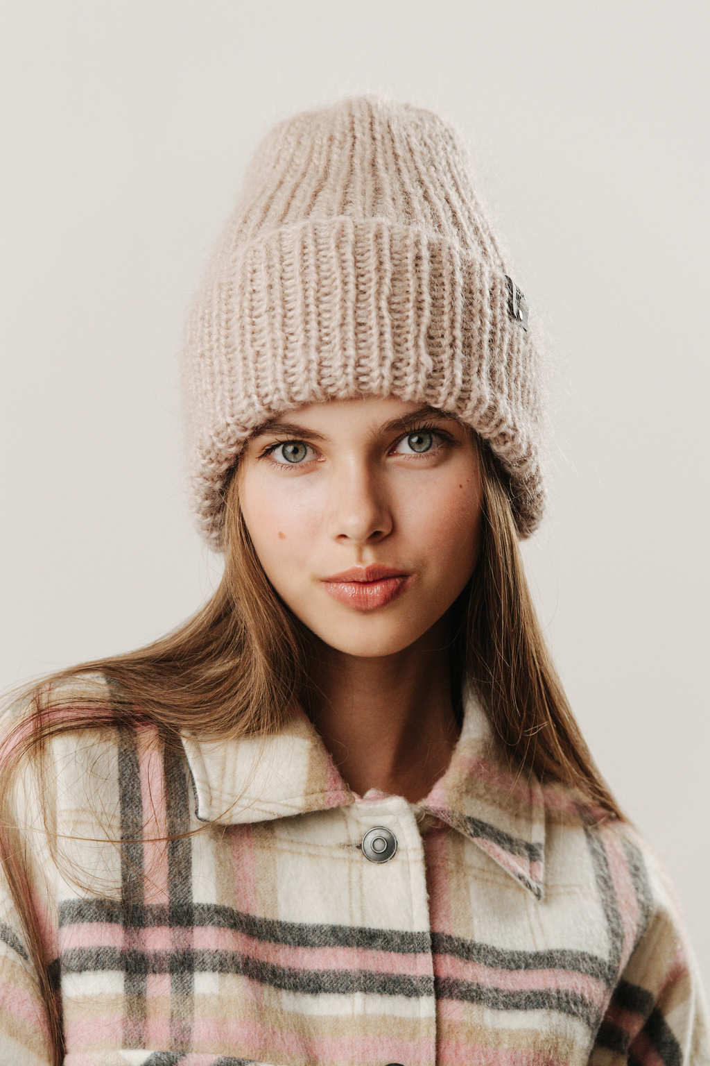 Simple hat молочный