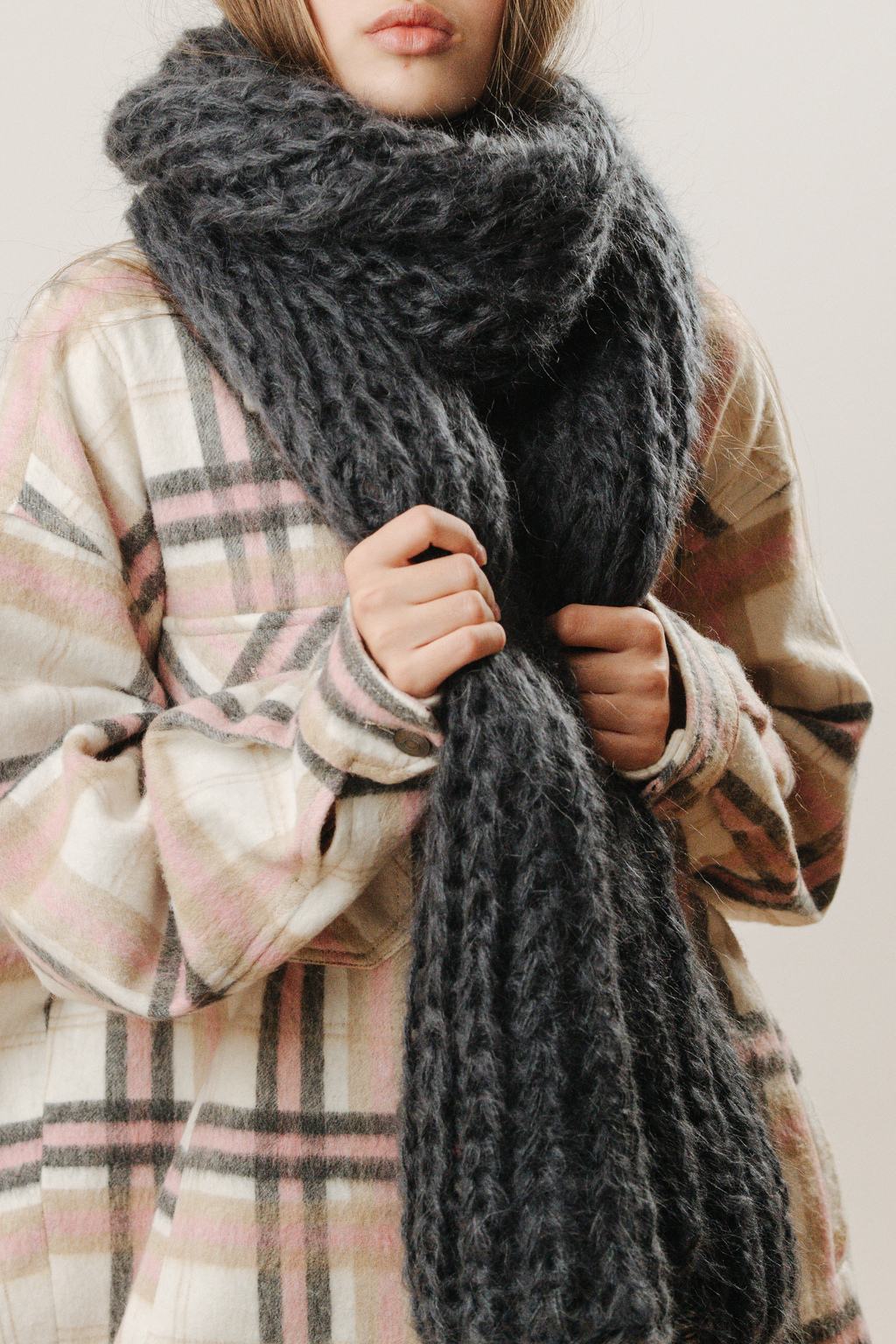 Шарф 2 нити графит