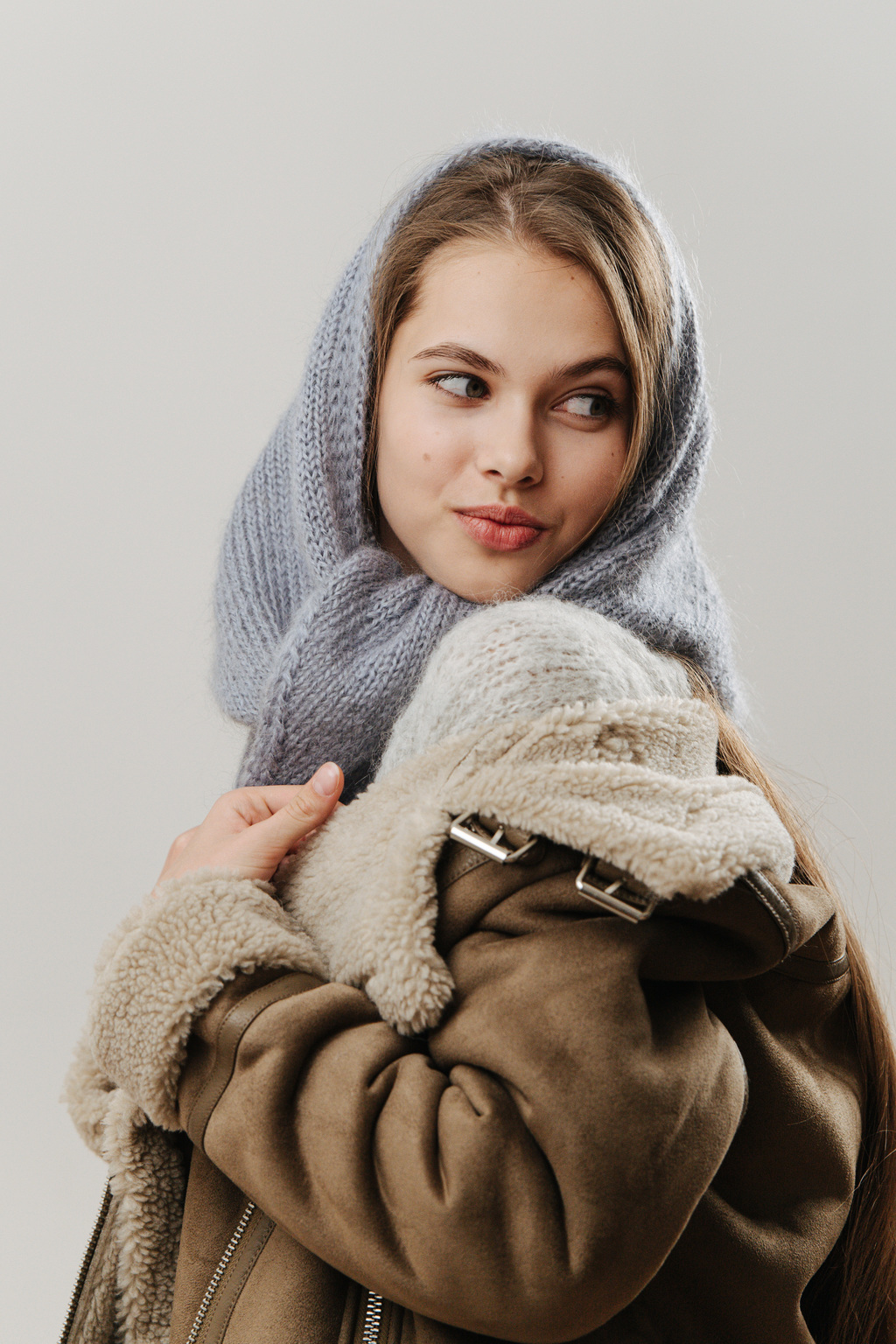 Косынка мохер серебристый