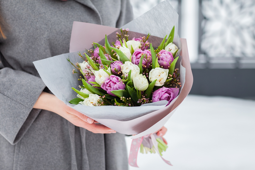 Лилово-белый тюльпановый дуэт