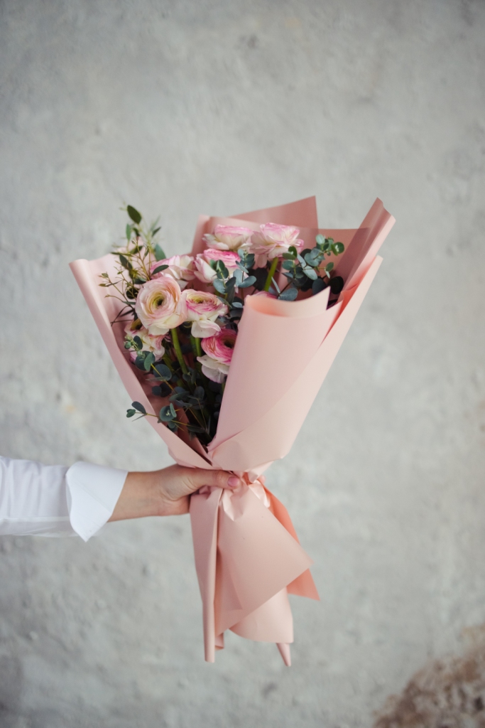 Монобукет из ранункулюсов