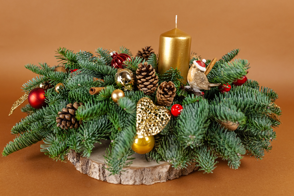 Композиция "Классика" с золотой свечой и птичкой