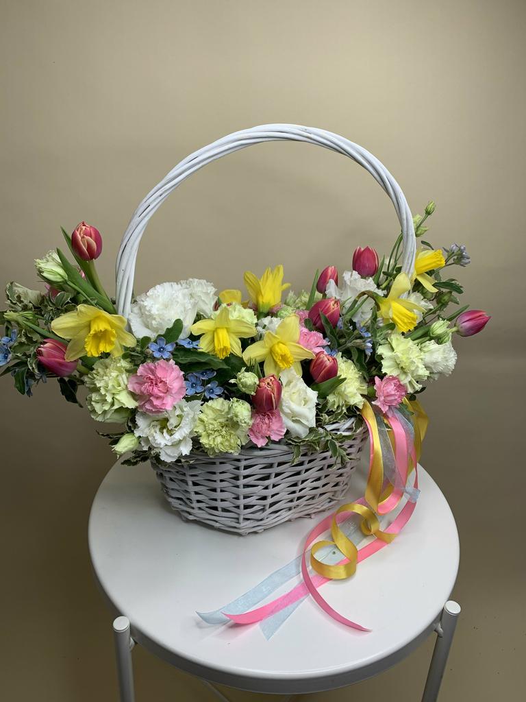 Цветочная корзина "Весенний каприз"
