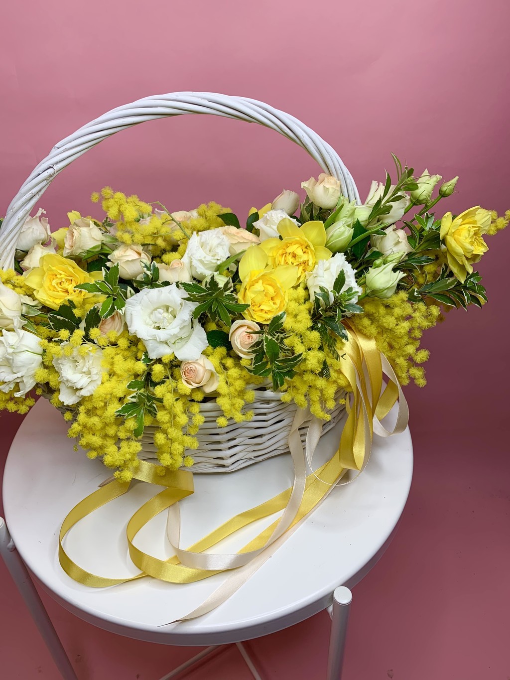 Цветочная корзина "Солнечная весна"
