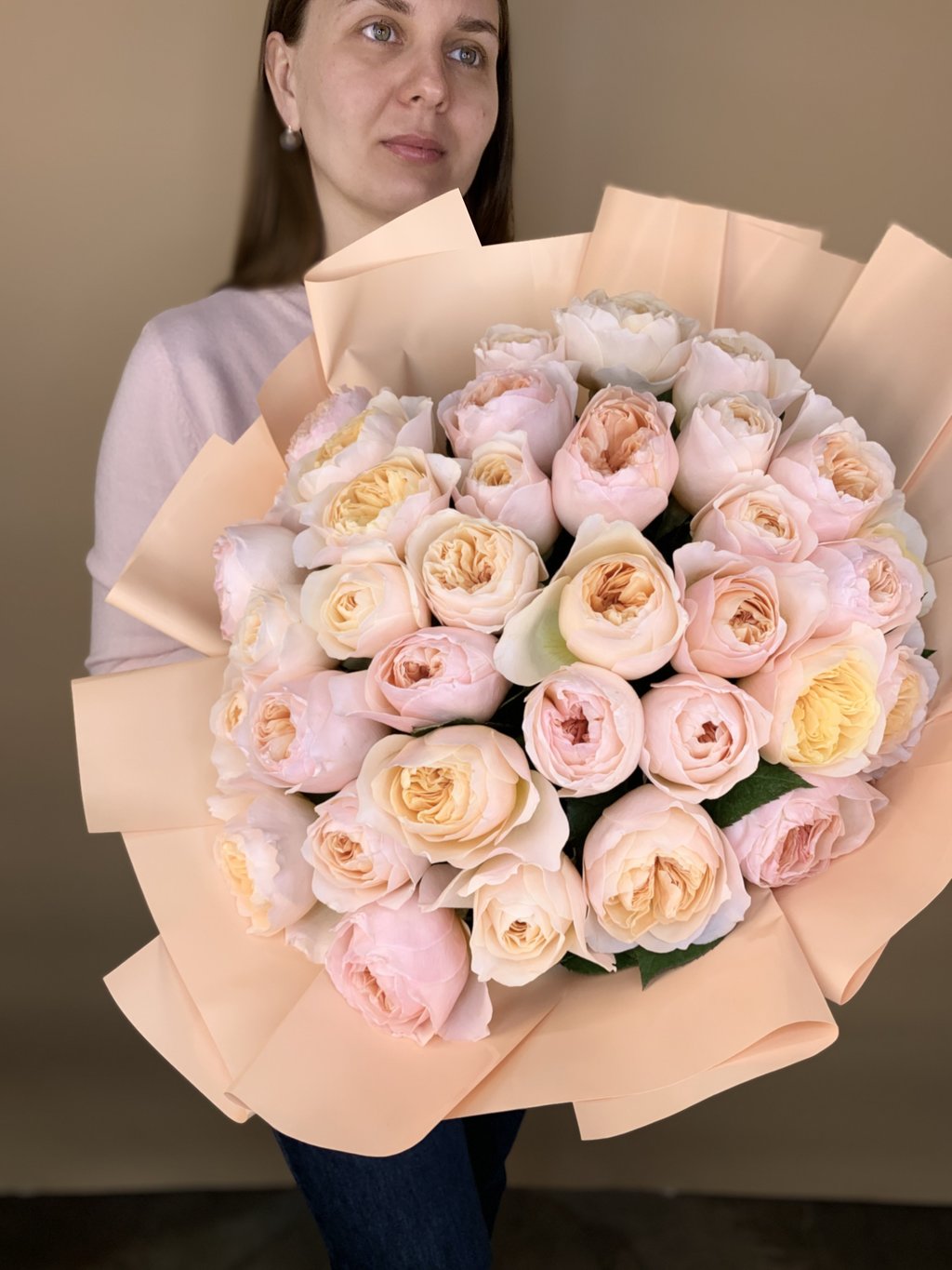 Монобукет пионовидных роз Дэвида Остина Джульетта