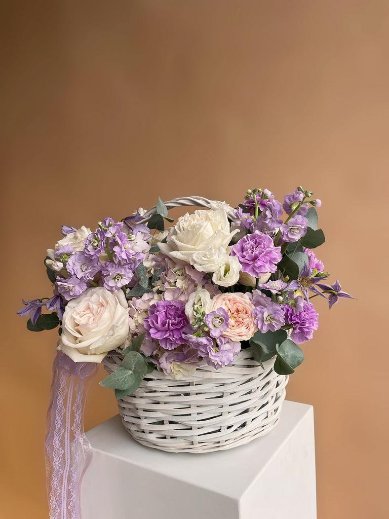 Цветочная корзина "Лавандовая нежность"