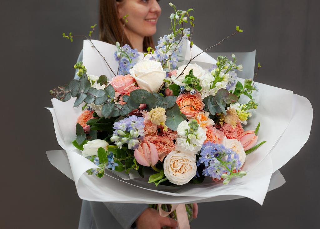 Круглый букет «Воздушная весна»