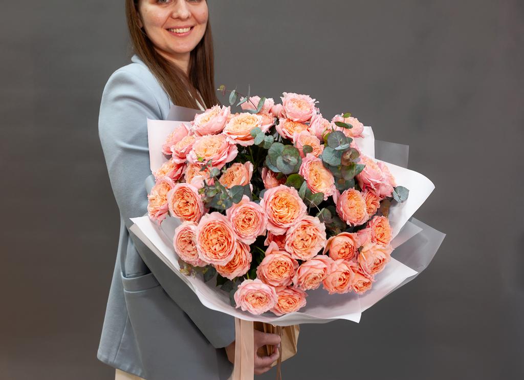 Монобукет пионовидных кустовых роз Джульетта