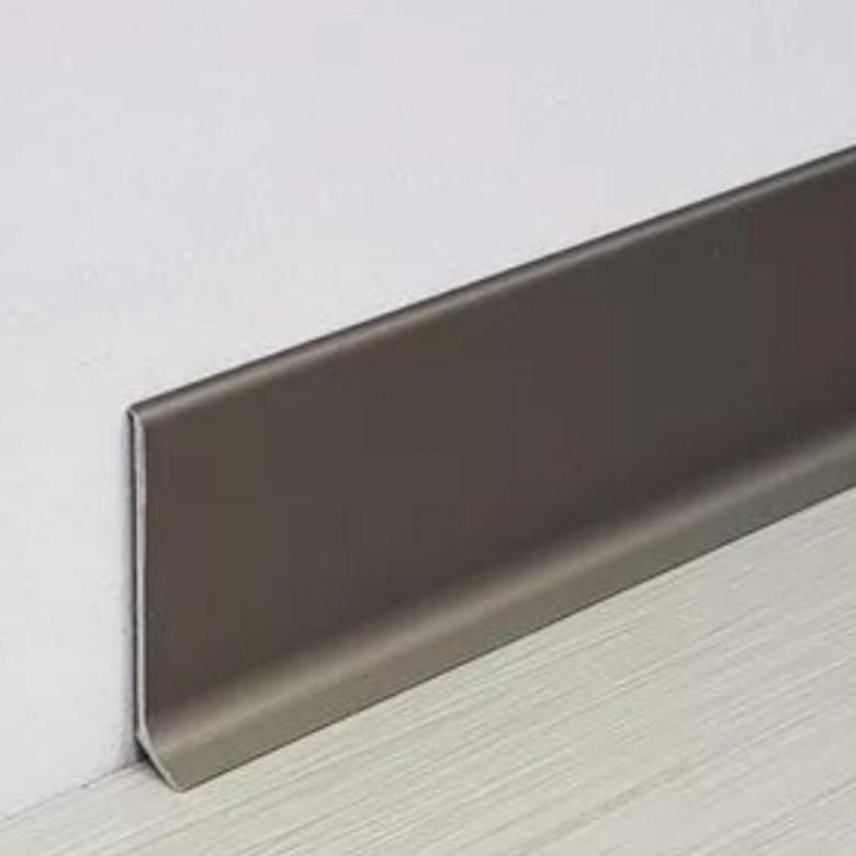 Металлический плинтус