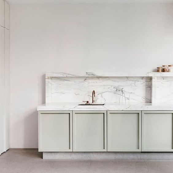 Фартук из натурального камня или каменного шпона