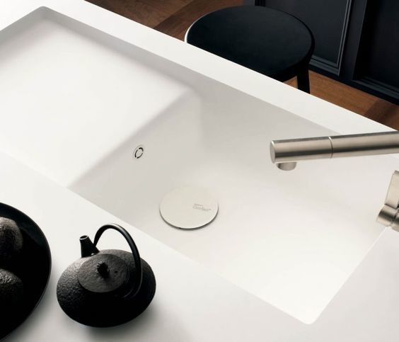 Столешница из акрилового камня