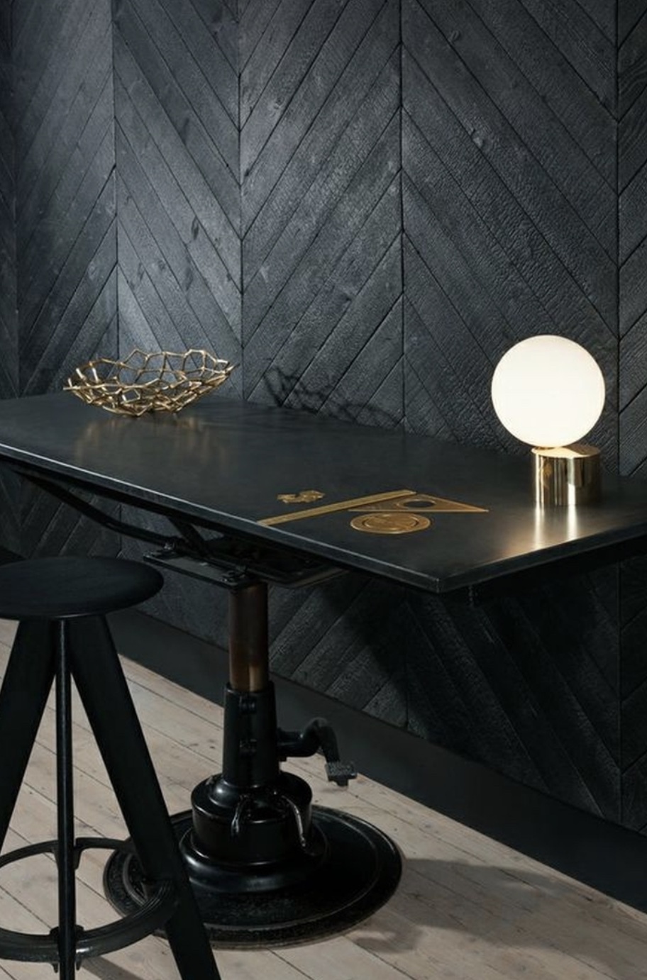 Обожженное  (угольное) дерево