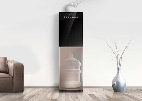 Предусмотреть место (розетку) под отдельностоящий классический кулер (бутилированная вода)