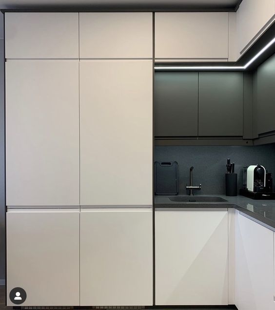 Добавить нишу / полку под проточный кулер (пурифайер, проточная вода)