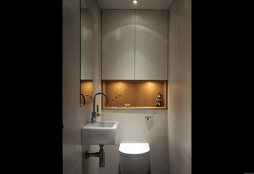 Шкаф в нише / над инсталляцией