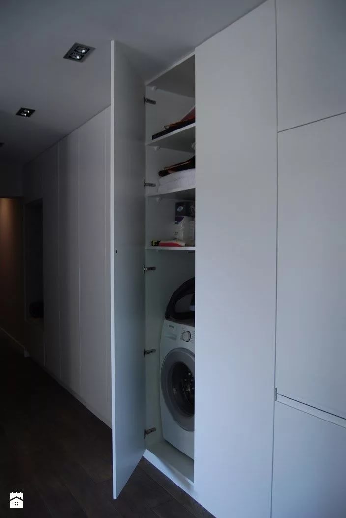 РАСПОЛОЖЕНИЕ "ПРАЧЕЧНОЙ" - в шкафу в коридоре